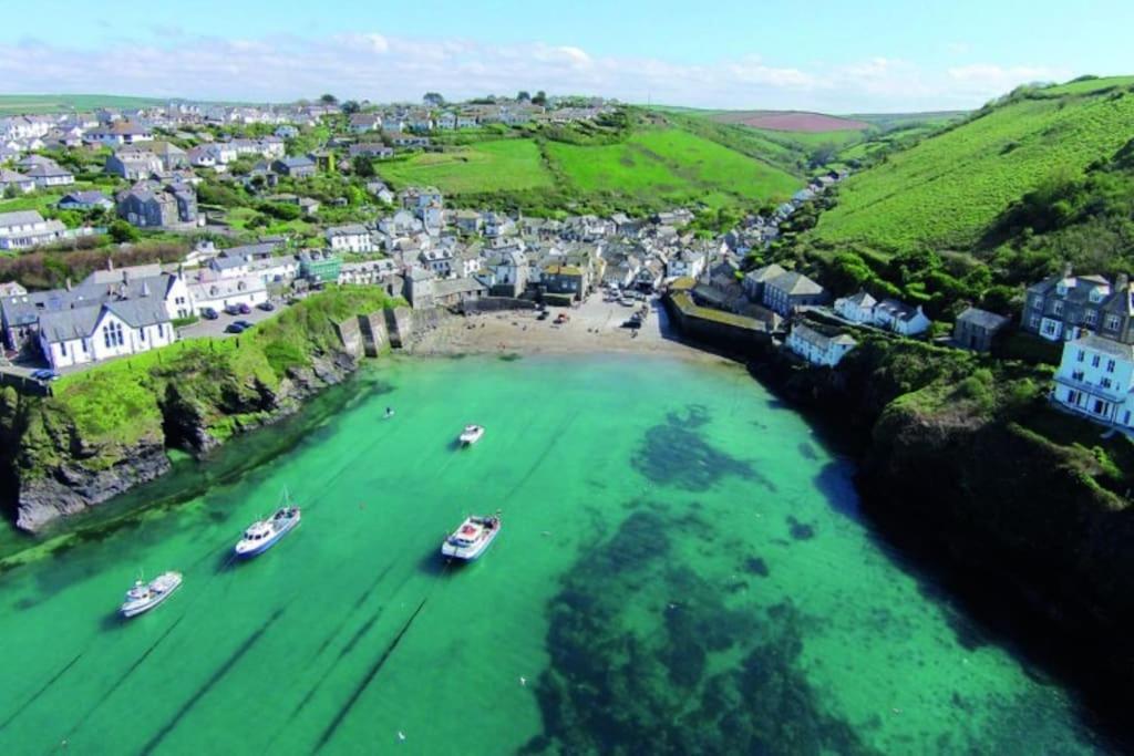 An Entire Fabulous Holiday Home - It'S All Yours! St Columb Major Eksteriør bilde